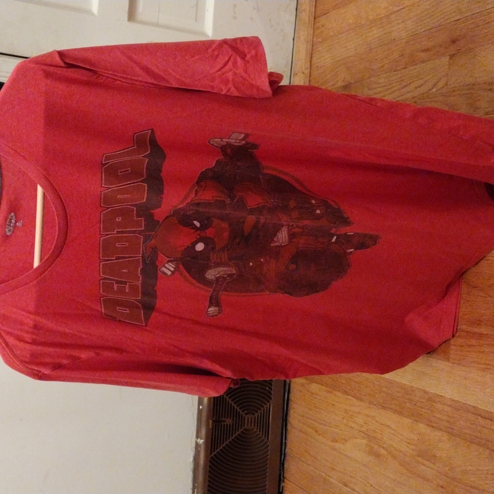 XXL men's Deadpool shirt
